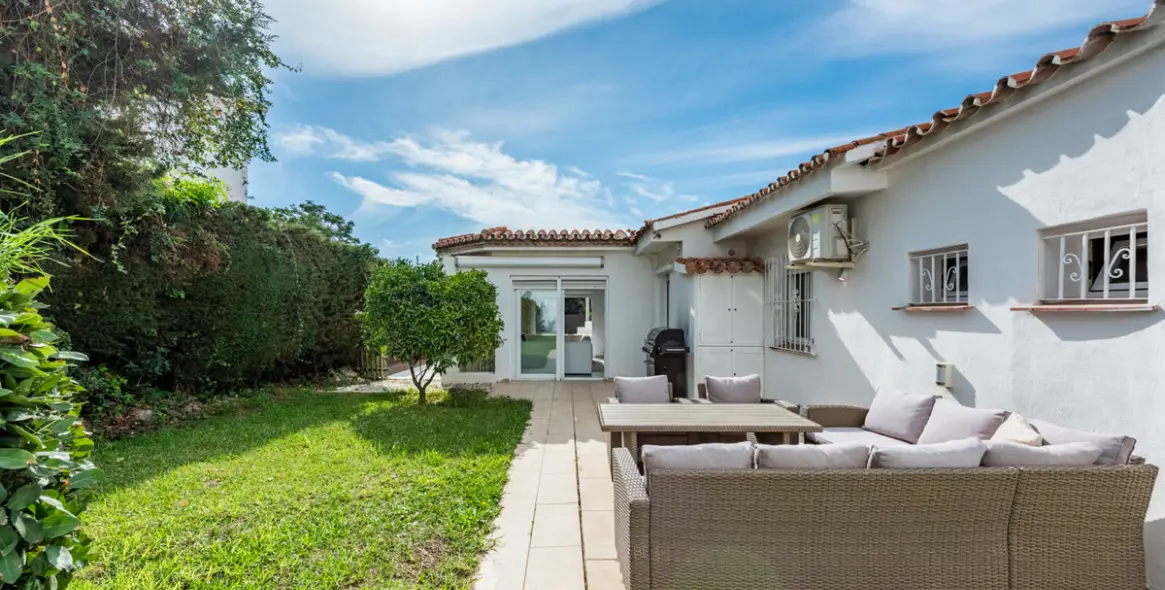 Sale of detached villa in Nueva Andalucía 19