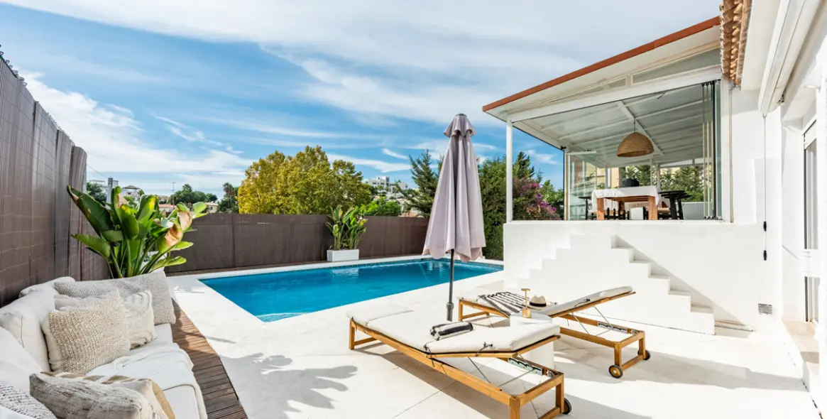 Продажа  отдельно стоящей виллы в Nueva Andalucía 22