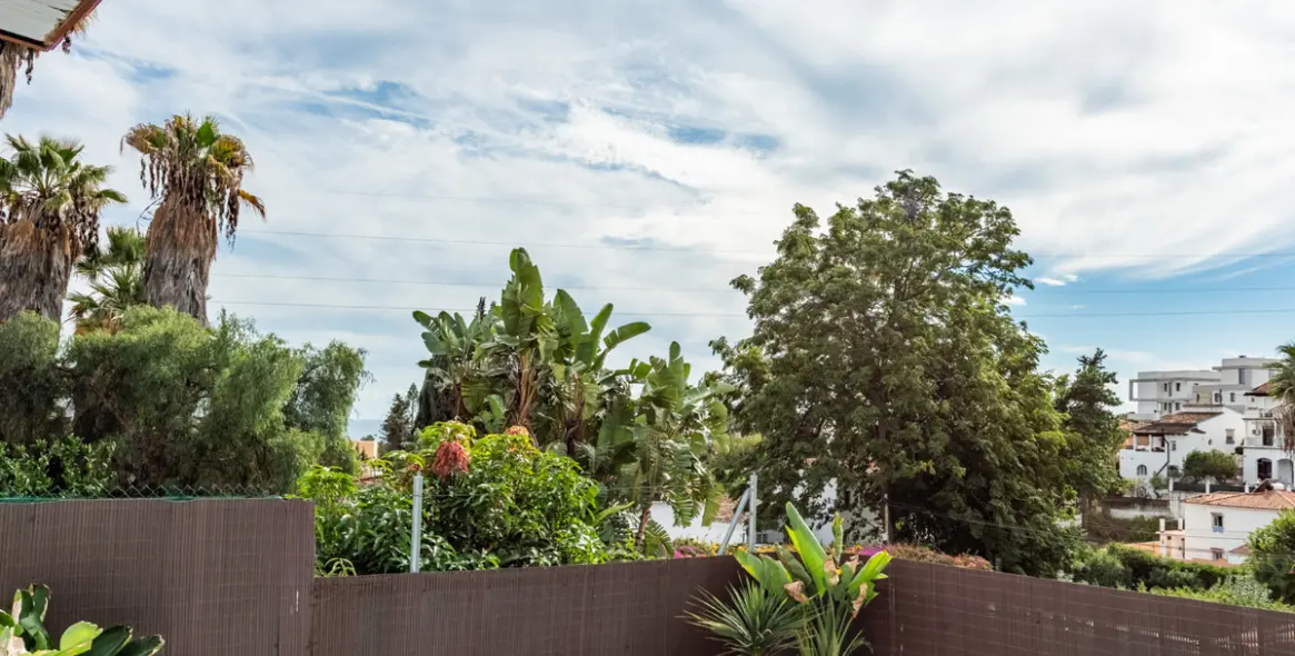 Продажа  отдельно стоящей виллы в Nueva Andalucía 24