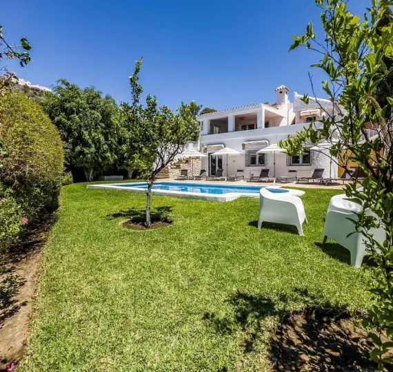 Detached villa R5188036