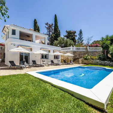 Sale of detached villa in Benalmadena
