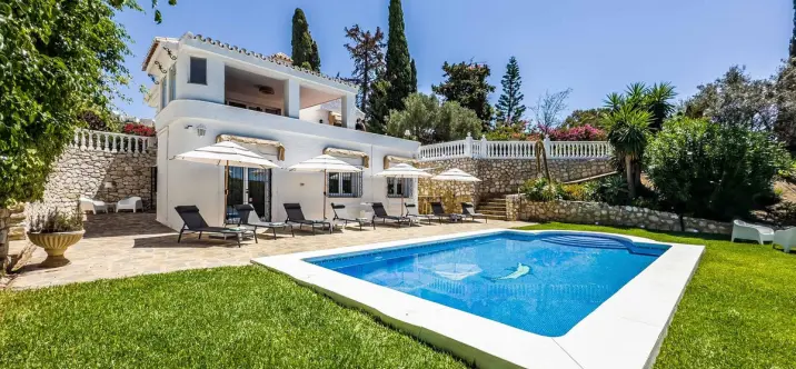 Sale of detached villa in Benalmadena 0
