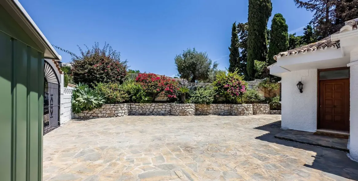 Sale of detached villa in Benalmadena 54