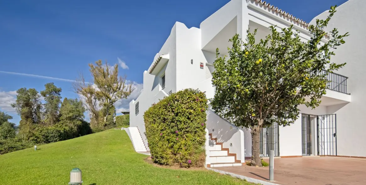 Продажа дома на две семьи в Nueva Andalucía (район Nueva Andalucía) 12