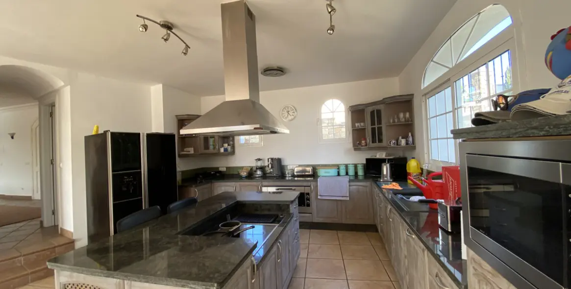 Продажа  отдельно стоящей виллы в Mijas Golf 7