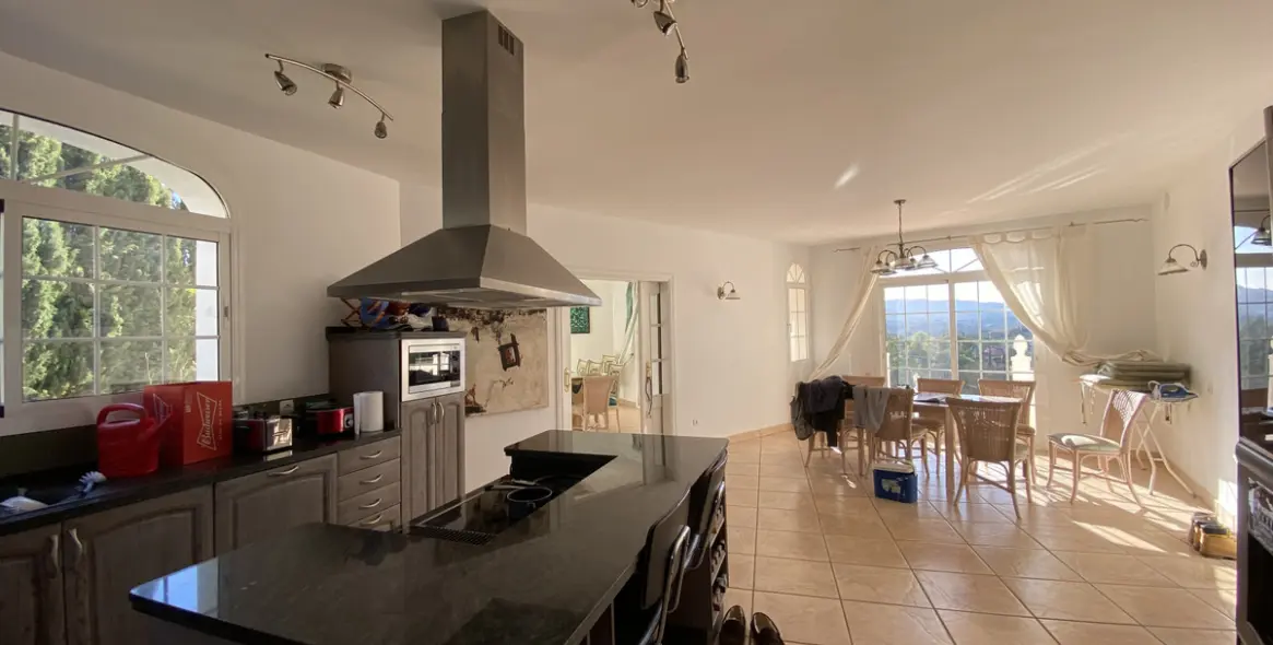 Продажа  отдельно стоящей виллы в Mijas Golf 5