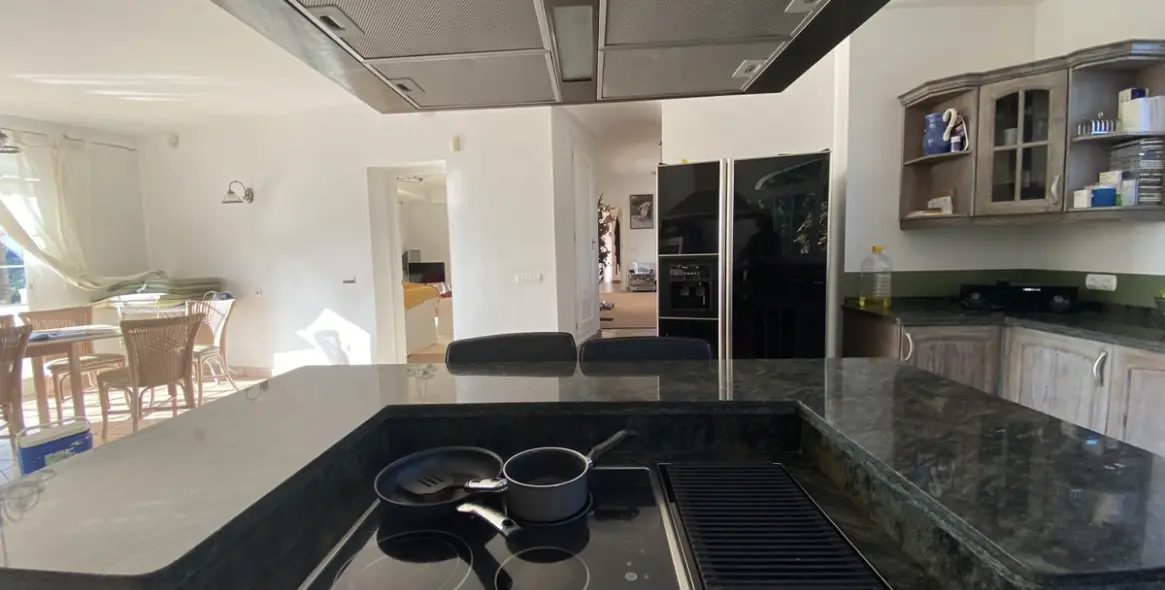 Продажа  отдельно стоящей виллы в Mijas Golf 23