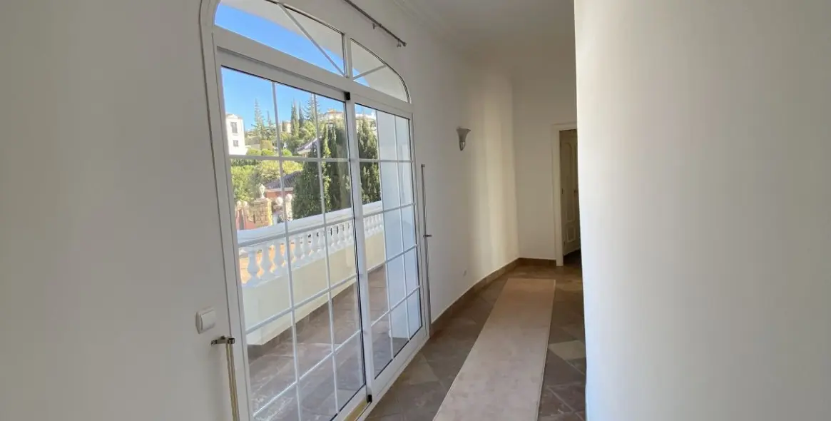 Продажа  отдельно стоящей виллы в Mijas Golf 29