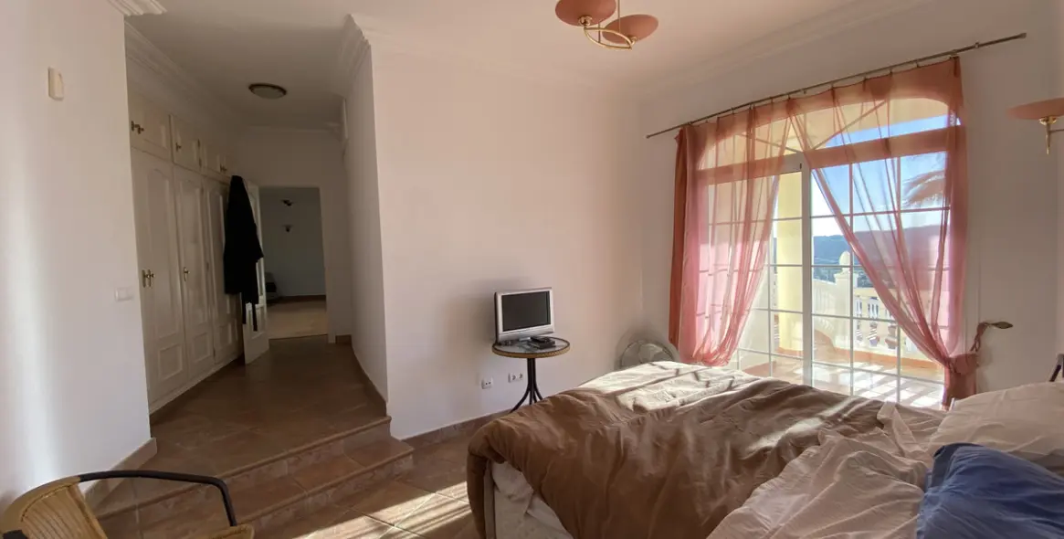 Продажа  отдельно стоящей виллы в Mijas Golf 42