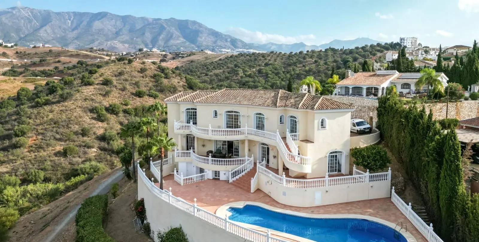 Sale of detached villa in Mijas Golf 1