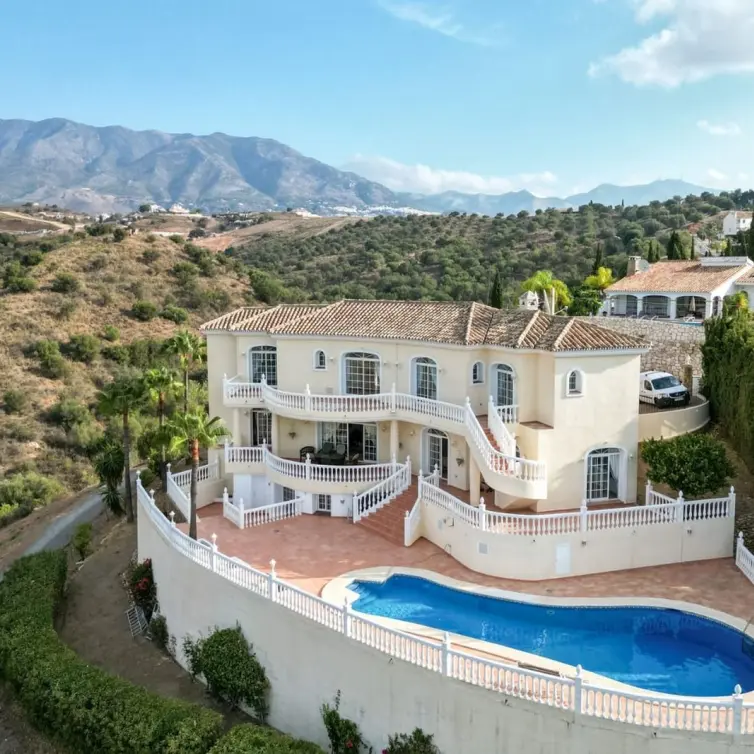 Sale of detached villa in Mijas Golf