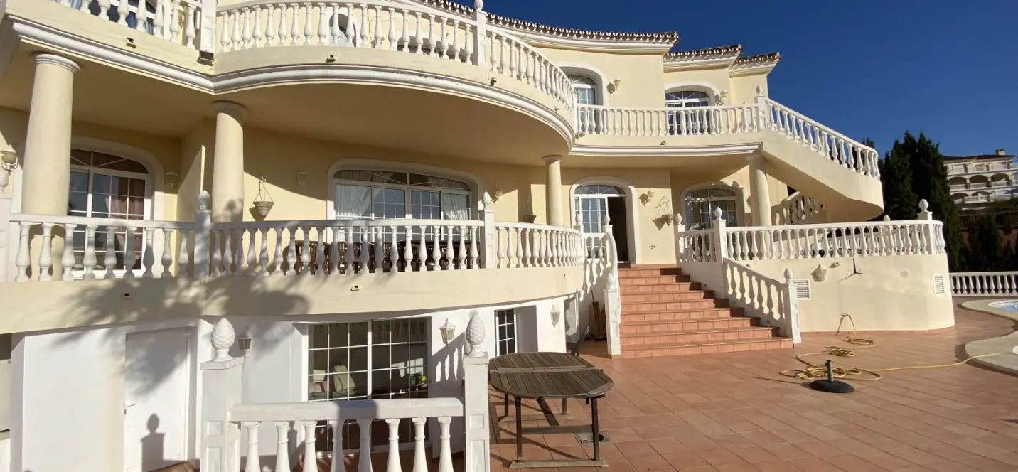 Sale of detached villa in Mijas Golf 1