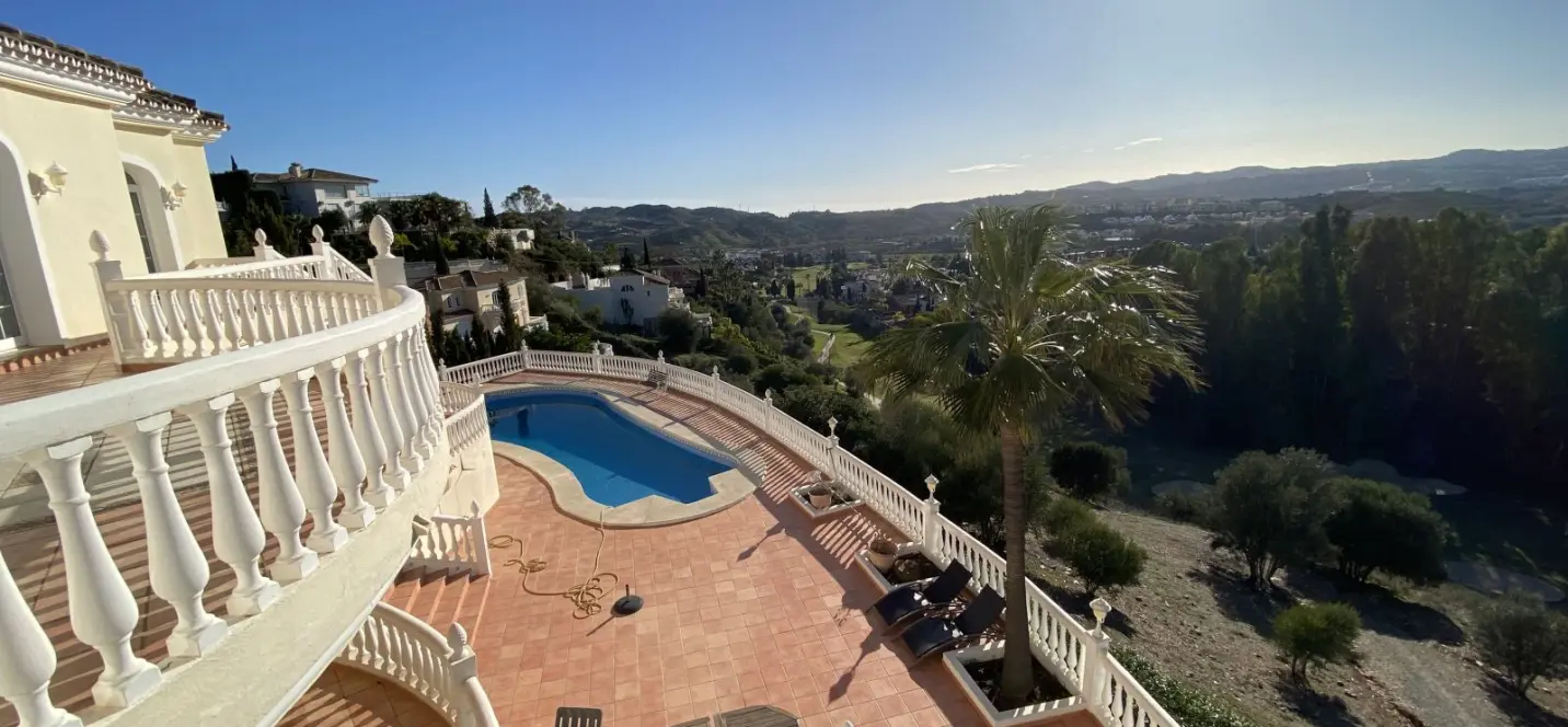 Sale of detached villa in Mijas Golf 2