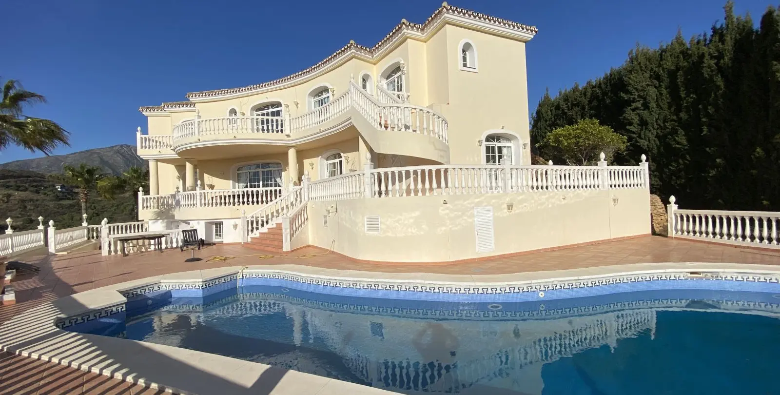 Sale of detached villa in Mijas Golf 6