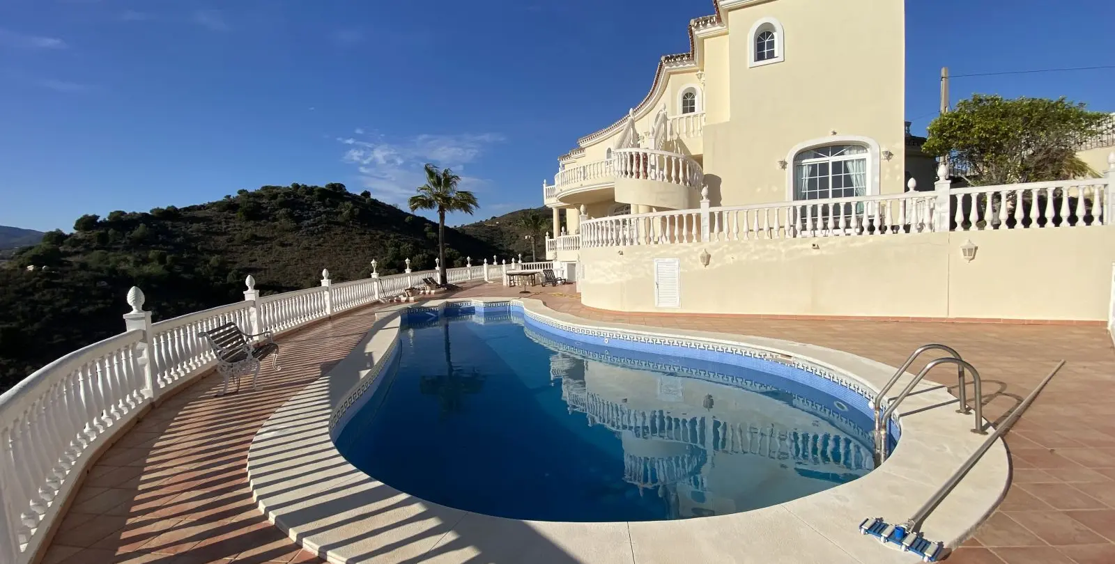 Sale of detached villa in Mijas Golf 10