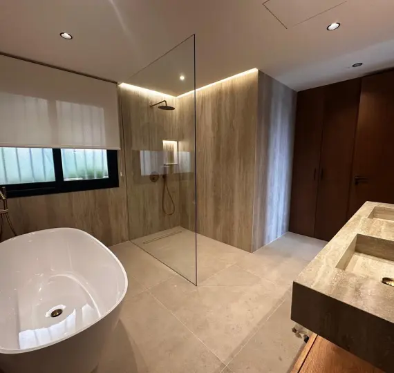 Venta de apartamento en planta media en Nueva Andalucía