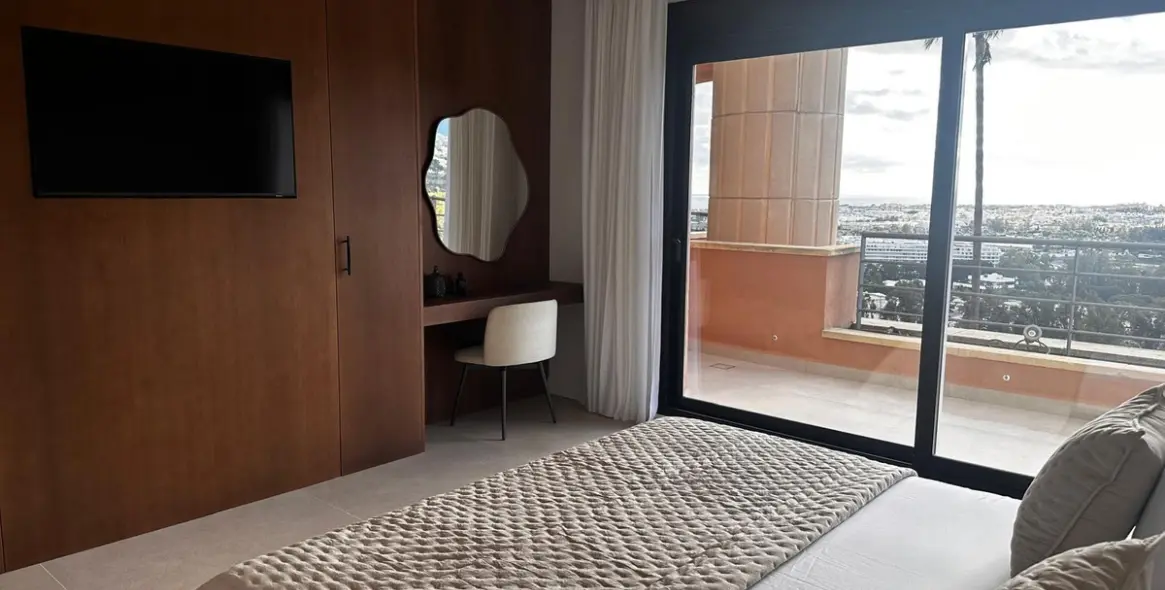 Sale of middle floor apartment in Nueva Andalucía 7