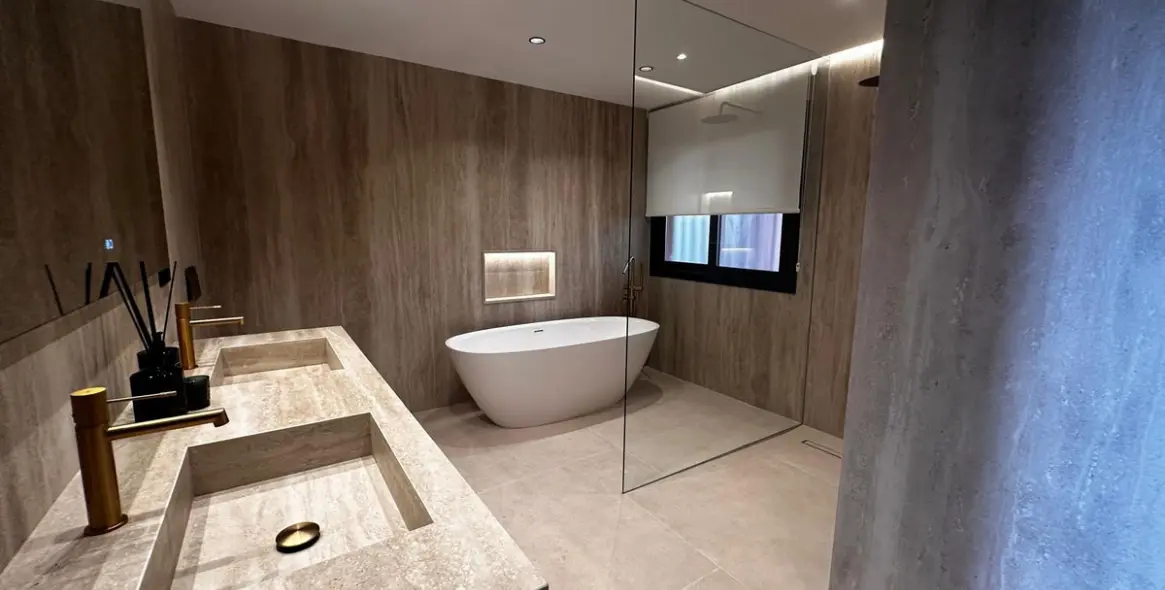 Sale of middle floor apartment in Nueva Andalucía 9