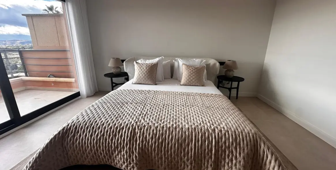 Sale of middle floor apartment in Nueva Andalucía 10