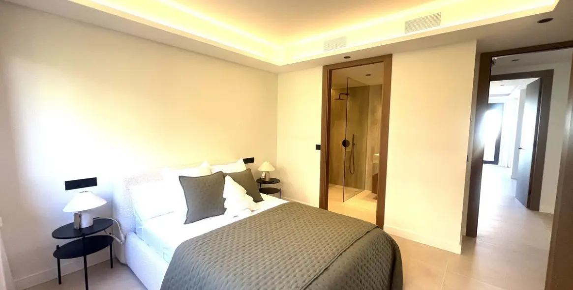 Sale of middle floor apartment in Nueva Andalucía 17