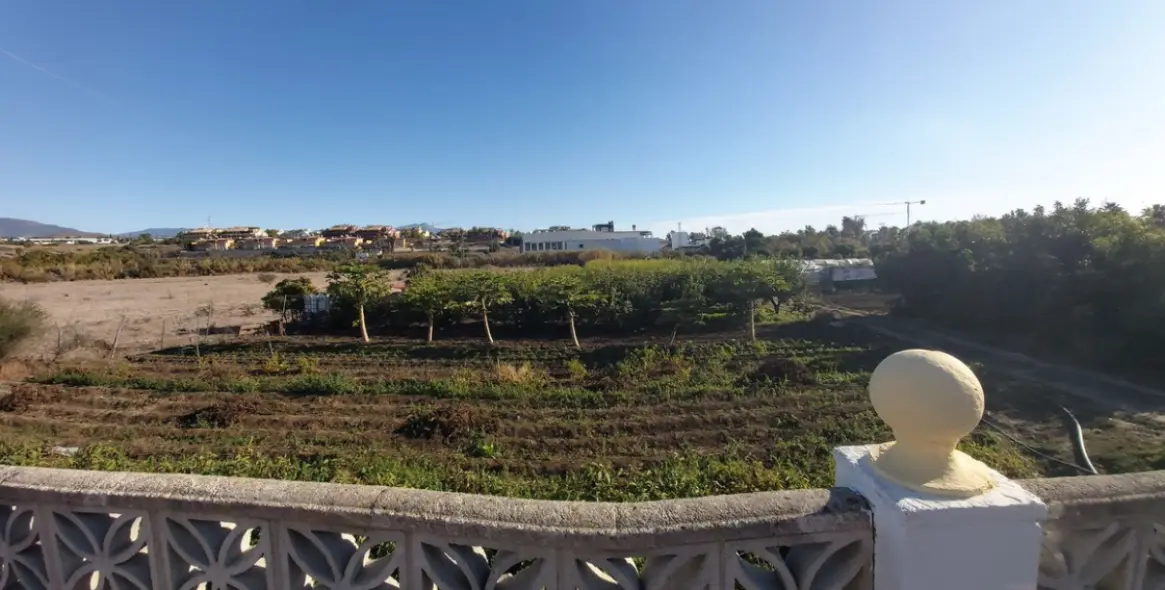 Продажа  отдельно стоящей виллы в Cancelada 1