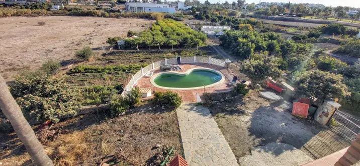 Продажа  отдельно стоящей виллы в Cancelada 1