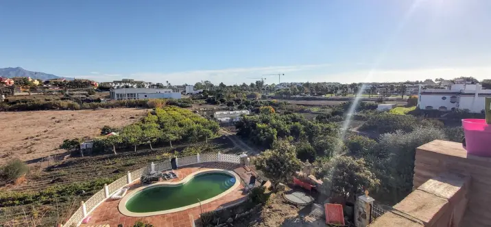 Продажа  отдельно стоящей виллы в Cancelada 3