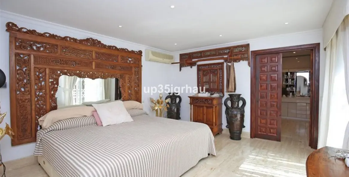 Venta de villa independiente en Estepona 4