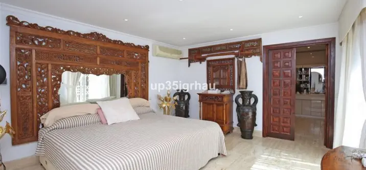 Venta de villa independiente en Estepona 3