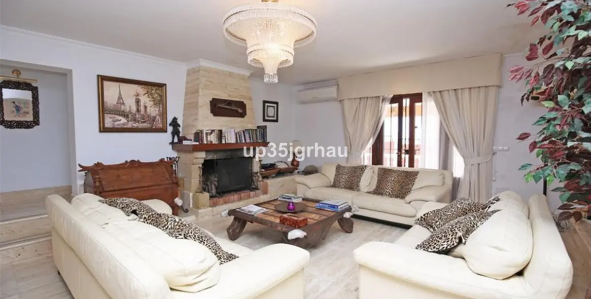 Venta de villa independiente en Estepona 5