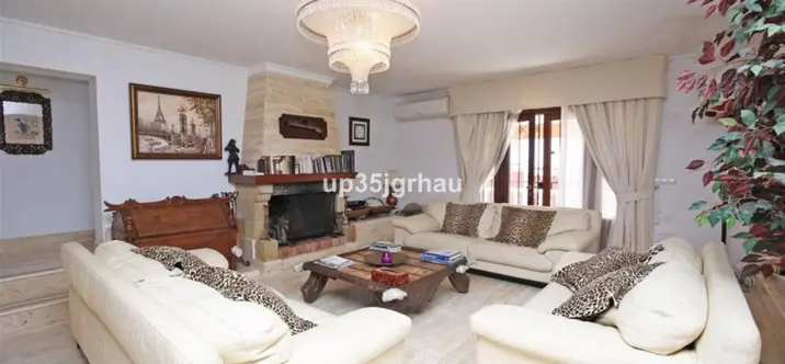 Venta de villa independiente en Estepona 4