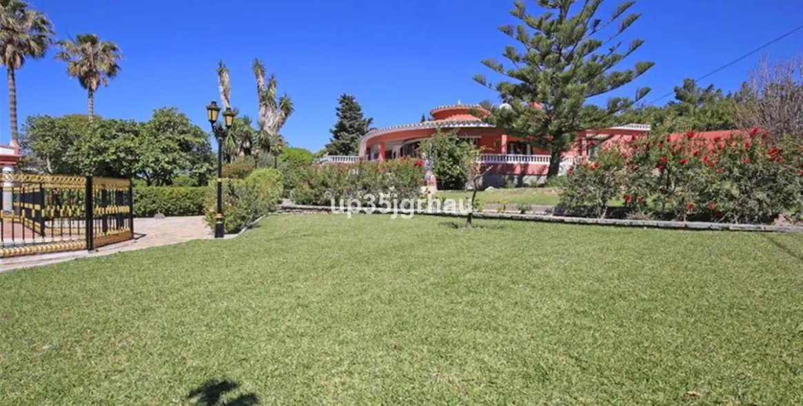 Venta de villa independiente en Estepona 11