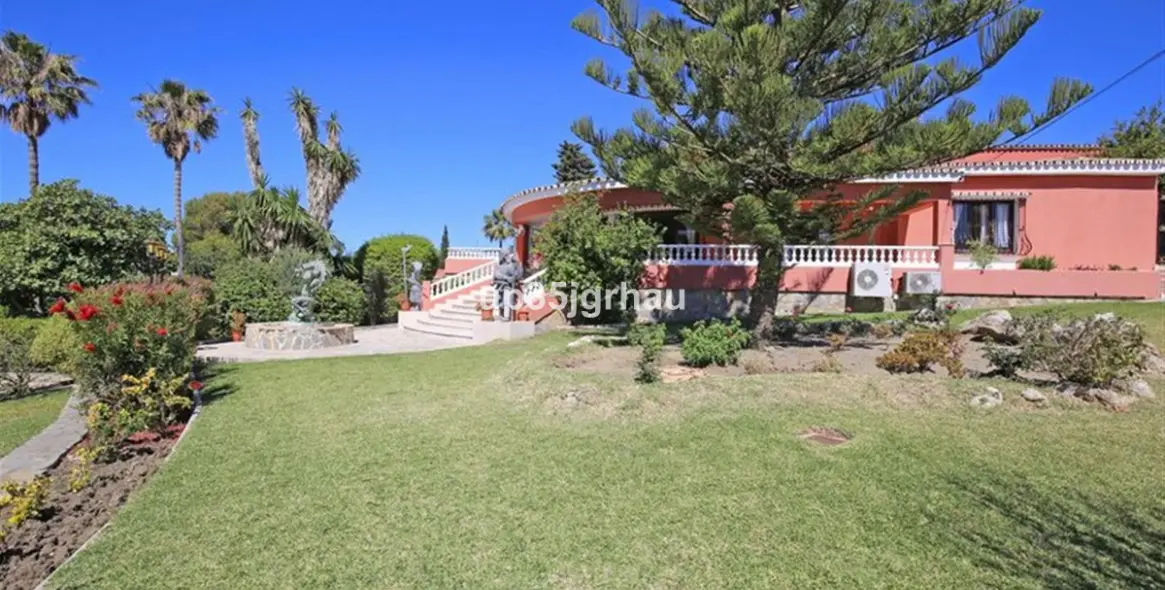 Venta de villa independiente en Estepona 12