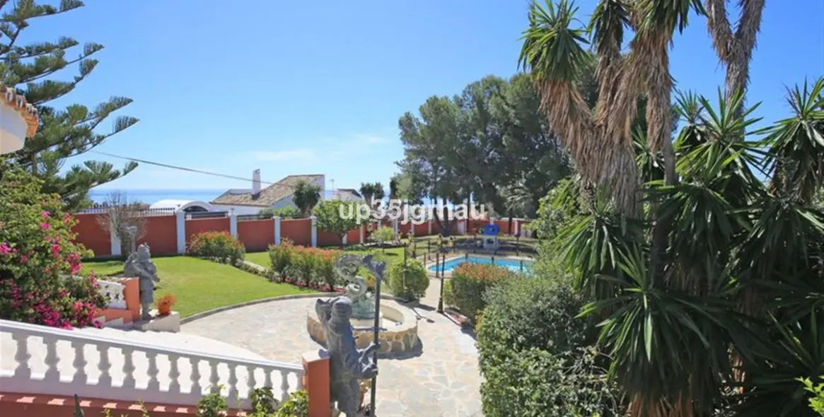 Venta de villa independiente en Estepona 13