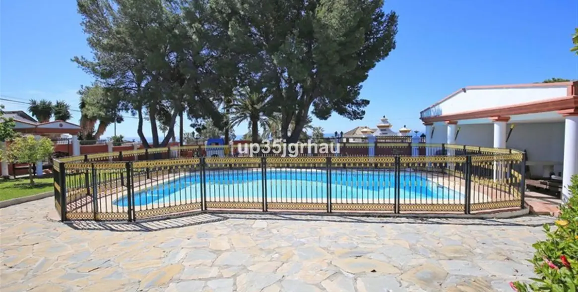 Venta de villa independiente en Estepona 15