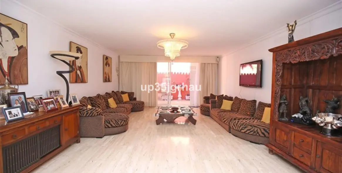 Venta de villa independiente en Estepona 18