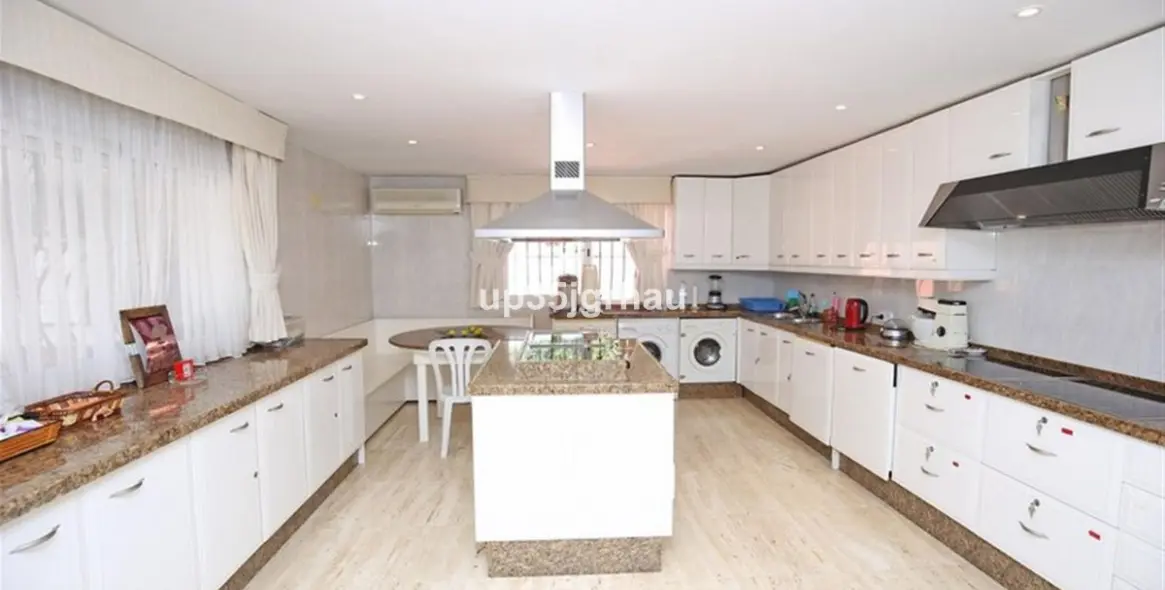 Venta de villa independiente en Estepona 19