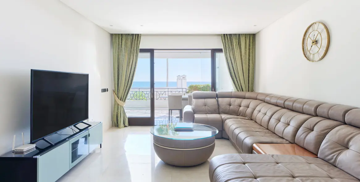 Sale of ground floor apartment in Estepona (district Estepona) 2