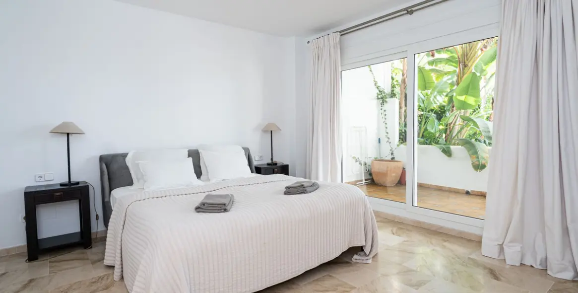 Sale of ground floor apartment in Marbella 18