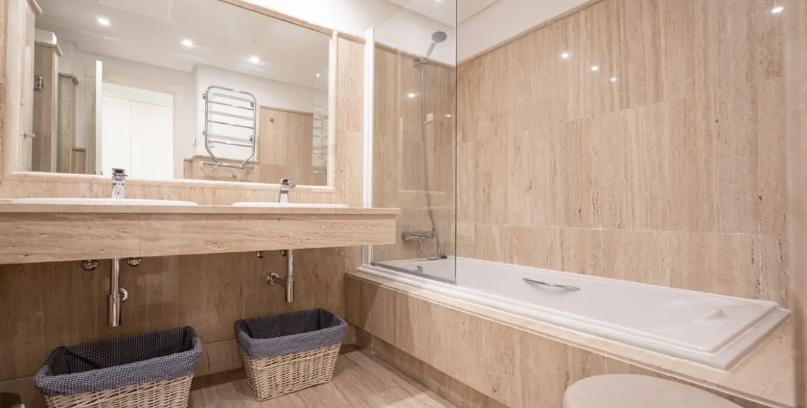 Sale of ground floor apartment in Marbella 21