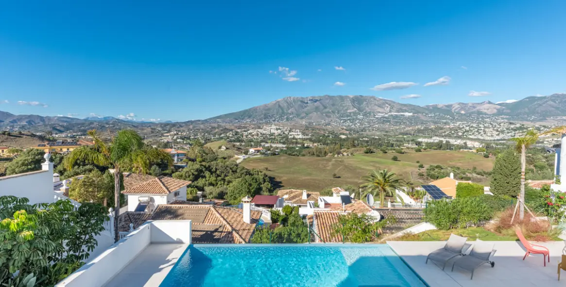 Venta de villa independiente en Cerros del Aguila 3