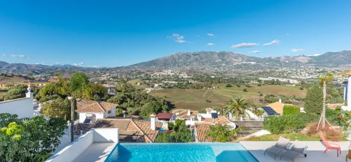 Venta de villa independiente en Cerros del Aguila 2