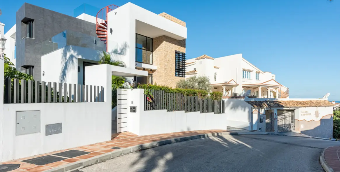 Venta de villa independiente en Cerros del Aguila 5