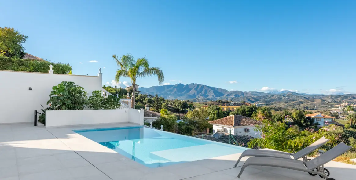 Venta de villa independiente en Cerros del Aguila 37