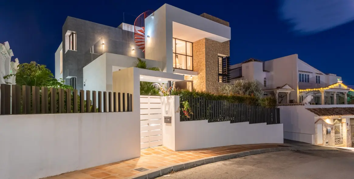 Venta de villa independiente en Cerros del Aguila 45