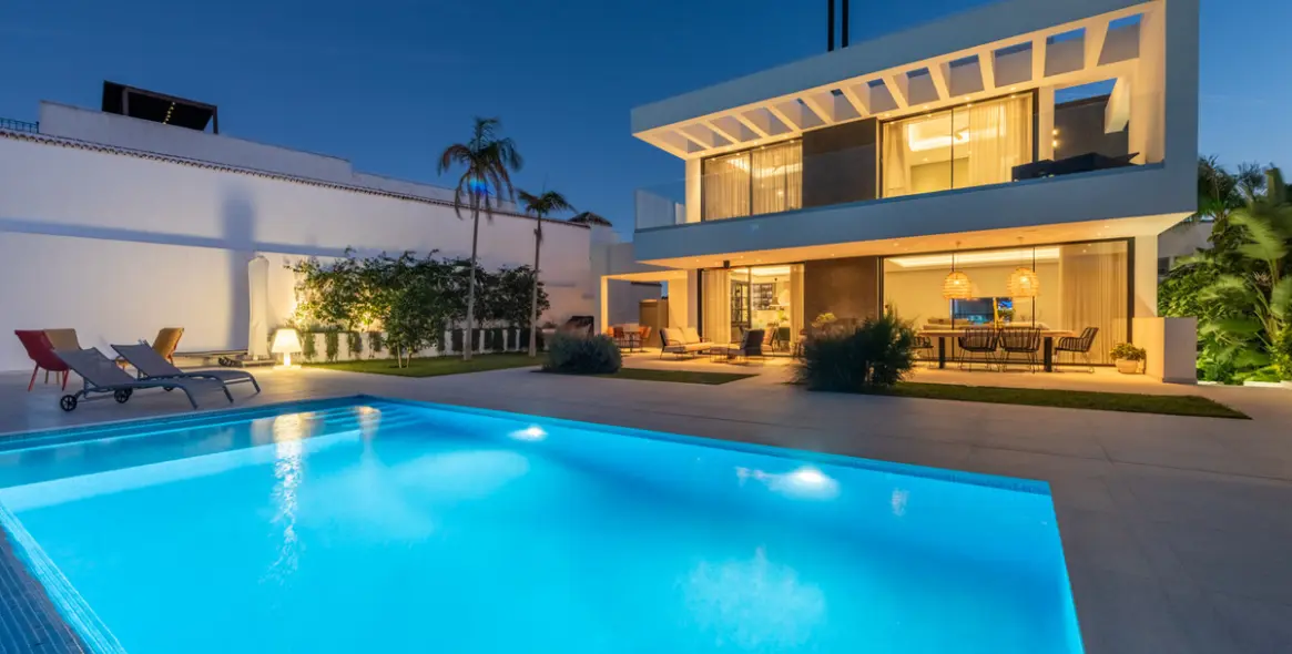 Venta de villa independiente en Cerros del Aguila 60