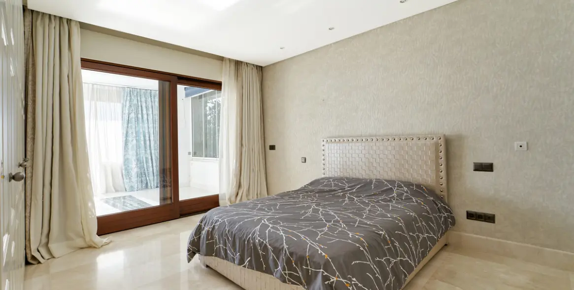 Sale of ground floor apartment in Estepona (district Estepona) 9