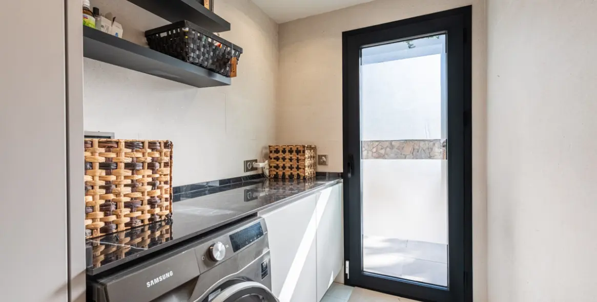 Продажа  отдельно стоящей виллы в La Cala Golf 20