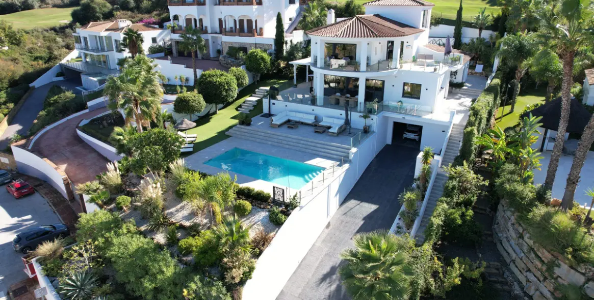 Продажа  отдельно стоящей виллы в La Cala Golf 92