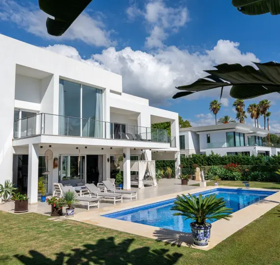 Detached villa R5186644